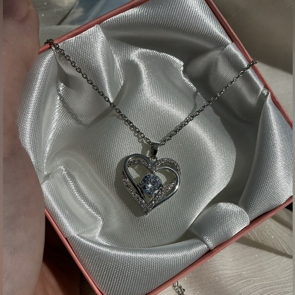 💕 Timeless CZ  Diamond Double Heart Pendant Silver Necklace!